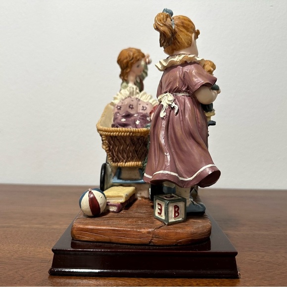 Giovanni Collection Figurine Three Children Playing - Picture 3 of 9
